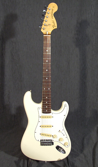 http://www.guitare-village.com/occasion/_images/2012/20120402/stratjapan1.jpg