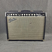 Fender Custom Vibrolux Reverb Amp