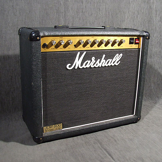 Marshall JCM 800 4210 avec flightcase