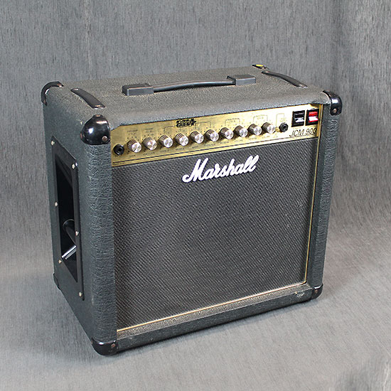 Marshall JCM900 Model 4101 avec footswitch