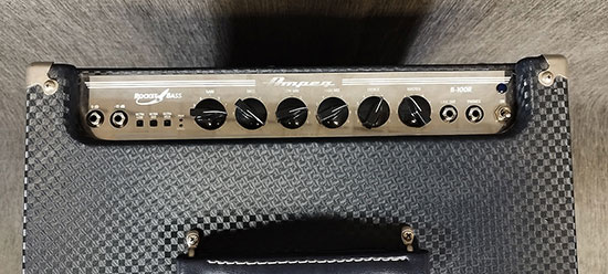 Ampeg B-100R avec housse