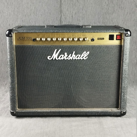 Marshall JCM900 avec footswitch