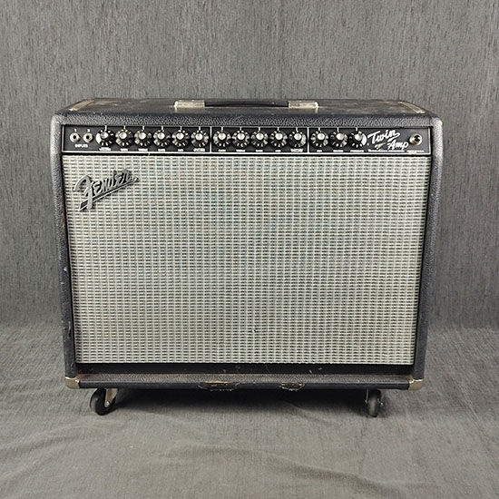 Fender Twin Amp avec roulettes amovibles