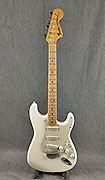 Fender Stratocaster de 1975 Refin, Pickguard modifie