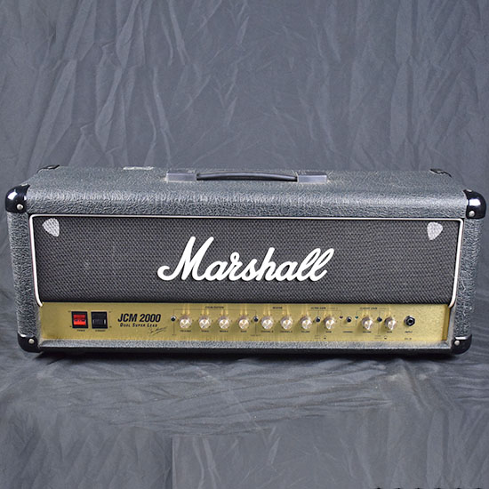 Marshall JCM 2000 avec footswitch