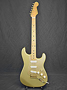 FENDER STRATOCASTER 50' ANNiVERSARY GOLD N7755 DP04205 FENDER STRATOCASTER 50' ANNiVERSARY GOLD
